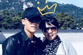 杜淳母亲节罕见晒妈妈，母亲时尚温柔，曾拒绝参加《婆婆和妈妈》图片