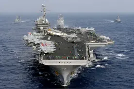 1994年，美航母战斗群闯入黄海海域，我方飞行员驾驶苏27撞向F14图片