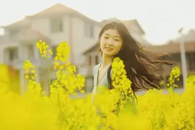 油菜花田不会拍？这3个思路教你拍出高级感花海人像大片图片
