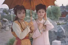 薛姨妈和贾母平起平坐？别搞笑！薛宝钗一家在贾府只比奴才强一点图片