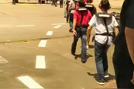 爸爸坐直升飞机上班，“小棉袄”竟然不认识爸爸图片