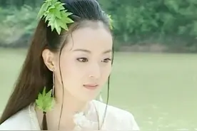 被儿子拳打脚踢，跪着给婆婆洗脚，为什么王艳还觉得婚姻很幸福？图片