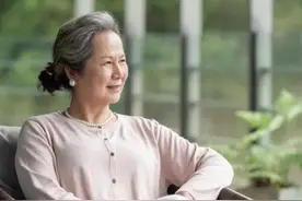 69岁大妈坦言：拒绝在儿子家养老后，我的晚年过得舒心又幸福图片