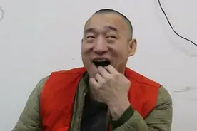 13年，东北老哥从富二代变成劫匪，被采访时表示：大力出奇迹！图片