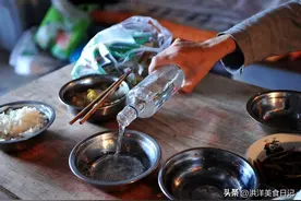 跟东北人喝酒，别动不动就说“我干了你随意”，要记住这3个规矩图片