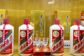买茅台送的小酒杯，你以为只是用来喝酒的？老酒鬼：太小看茅台了图片