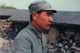 斯大林为何高看林彪？一句话表明：马奇诺防线是无用垃圾图片