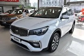 高性价比合资SUV，轴距2米7，全系2.0T+6AT，带你看起亚KX7图片