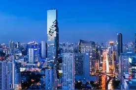 泰国一大楼，投资40亿却被嫌太丑，夜晚一开灯惊艳众人图片
