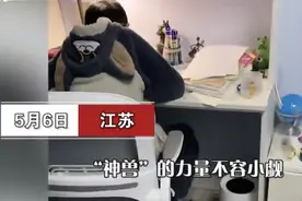 13岁男孩独居66天喂胖自己和猫狗，妈妈欣慰，网友却在评论区抬杠图片