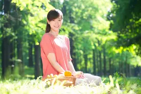 夏天染头发太容易掉色？教你几招，染完头发也不怕掉色图片