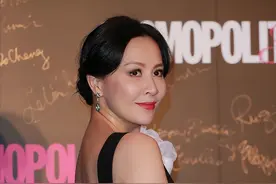 裙下走光，摔出吸奶器，这8位女星的红毯社死瞬间，画面不忍直视图片