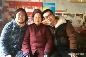 20年前，山东文盲母亲激励儿子：你考清华，我就当作家，结果如何图片