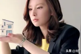“一年卖不出几套房，为什么售楼处的美女还干得津津有味？”评论区让人大开眼界图片