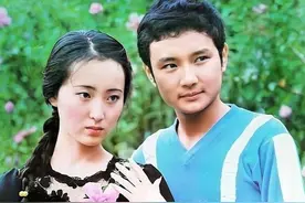 87红楼梦幕后：陈晓旭带头吃道具，张莉偷菜，李曼被老鼠夹子夹住图片