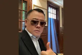 脱口秀演员周立波复出，网上发布大尺度言论，阴阳怪气遭网友吐槽图片
