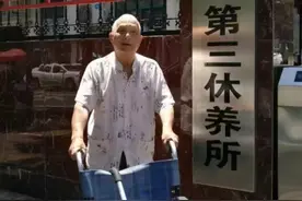 朝鲜战场防空洞里的“伙头兵”图片