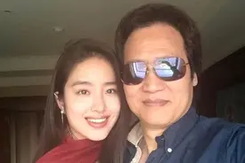 “好干爹”陈金飞：和刘晓莉交好，认刘亦菲做干女儿，捧红杨采玉图片