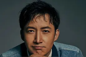 年轻时“相貌平平”，上了年纪却帅到掉渣的四位男明星图片