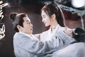 脸部充气、疑似整容！万万没想到，35岁毛晓彤会因出演女一号翻车图片