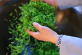 浙江两大绿茶的再度对决，中级安吉白茶与龙井茶对冲评测图片