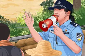 【警徽闪耀抗洪防汛一线】坚守在防洪堤坝上的女所长图片