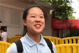 20年湖南女孩高考结束后，冲出考场跳“一字马”，后来她咋样了？图片