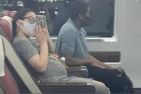 “远嫁非洲”的怀孕女网红：哪怕他是黑人，我也爱他，要给他生娃图片