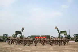 高光时刻！直击首批春季入伍士兵晋衔！图片