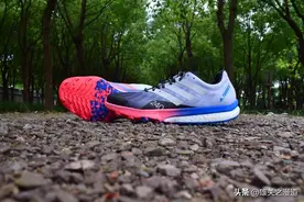 充满竞速属性的adidas TERREX SPEED ULTRA越野跑鞋图片