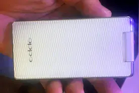 翻盖设计专注音乐，体验这款老OPPO手机，当年随处放歌的街机图片