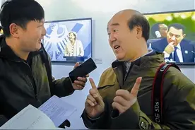 新华社有个兰红光图片