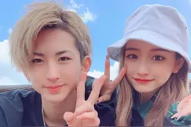 日本16岁高中生奉子成婚，被骂声淹没，两年后，妹子怀二胎了图片