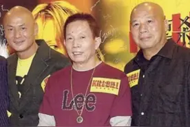 刘家良去世10周年，徒弟徒孙拜祭缅怀，干弟刘家辉瘫痪多年未现身图片