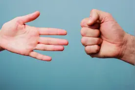 中国科学家总结的「石头剪刀布」必胜技巧，胜率提高八成！图片