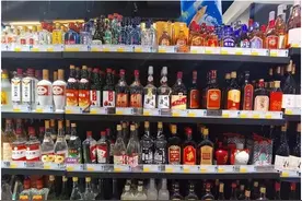 什么样的酒是添加剂酒？行家：瓶身带这“2记号”，妥妥的勾兑酒图片