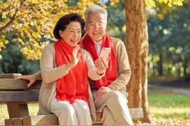 50岁阿姨相亲被三男同时相中，阿姨说：不要有车有房的，只要一点图片