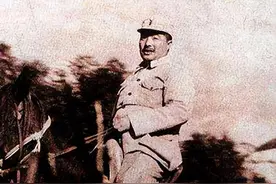 十大元帅之首的朱德，授衔编号却是004，001号命令状颁给了谁？图片