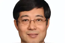 “十大”代表话心声 脚踏实地担重任图片