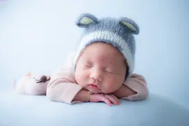 从模糊到清晰：婴儿视力的逐步提高图片