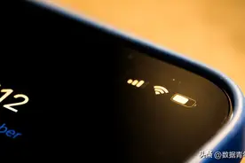 终于！苹果开放iphone电量百分比显示 电量带来的焦虑助力登上热搜图片
