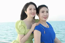 董璇晒与妈妈和女儿合影 母亲节一起说我爱你妈妈图片