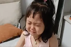 笑翻！辽宁2岁半外甥女经常打舅舅，发现舅舅是警察后大哭不止图片