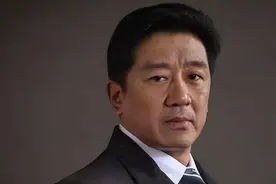 丁勇岱：我出道40年无绯闻，与妻赵雪华一见钟情，儿子是最大牵挂图片
