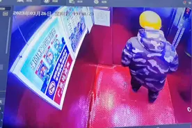 报警了！居民很气愤：外卖员电梯里干了这件事图片