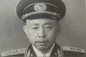 详解1955年10月海军南海舰队正师职以上领导人的授衔图片