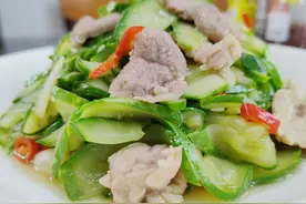 为什么你的黄瓜炒肉总是不好吃，越简单的就越难，有方法轻松搞定图片