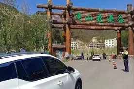 【我在岗位上】河北石家庄：庄警蜀黍的“五一”假期打卡地图片