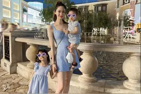 七夕在隔离，翟晓川晒娇妻秀恩爱，两个女儿太可爱图片