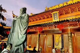 走进南京夫子庙大成殿图片